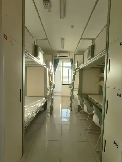 六人间